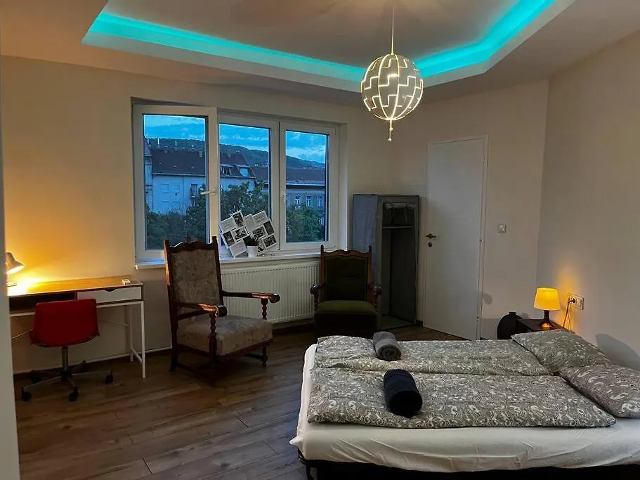 Апартаменты Renovated Stylish Flat At The Castle&Metro Будапешт